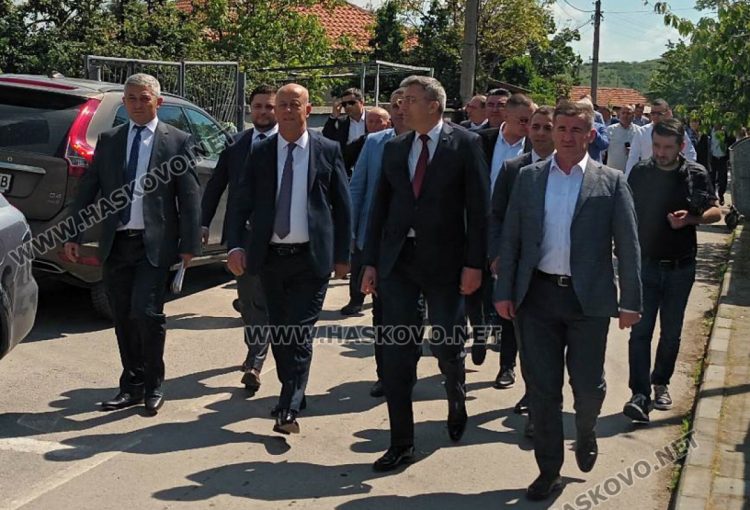 От ДПС -Хасково излязоха с подкрепяща лидера Мустафа Карадайъ декларация