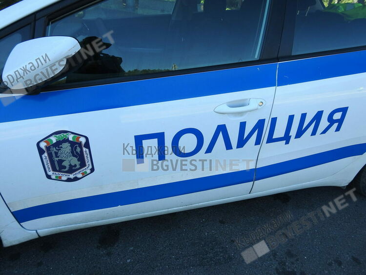 Хлапаци откраднаха и подкараха "Фолксваген",зарязват го в канавка при Вишеград