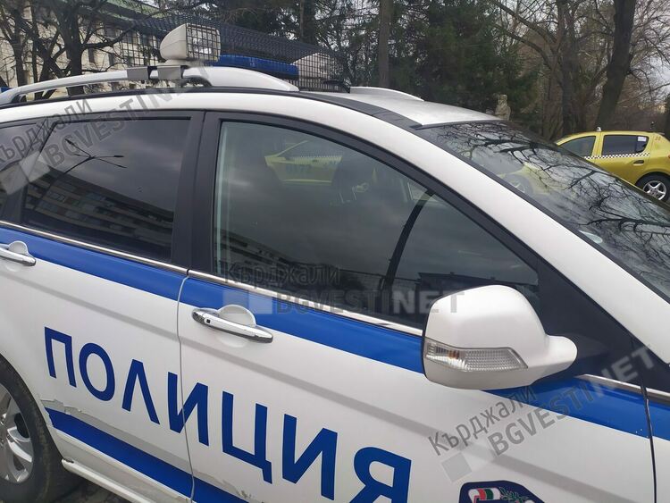 Престрелка с камъни между три жени във Вранско