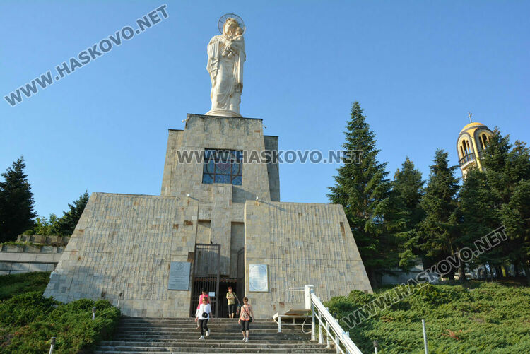 Хасково почита своята закрилница Пресвета Богородица