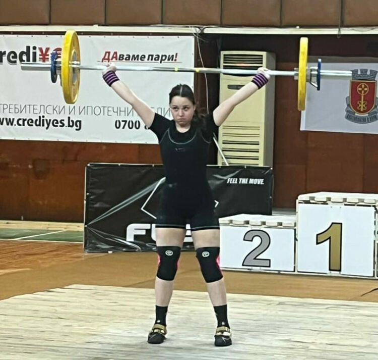 Нова порция успехи за хасковските щанги