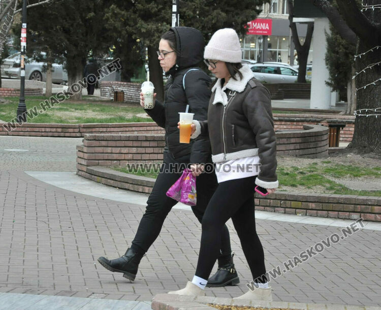 Слънчево, но студено време в понеделник