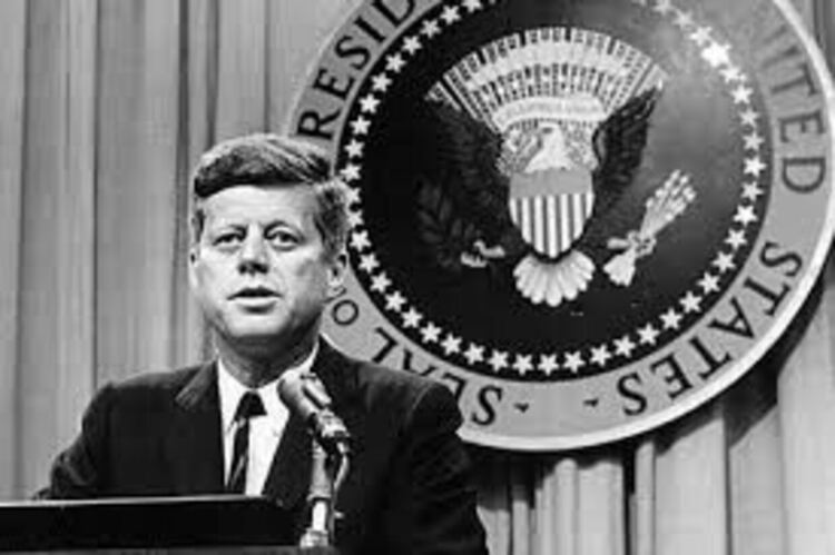 На 1 март 1961 г. Джон Кенеди създава „Корпусът на мира“ 