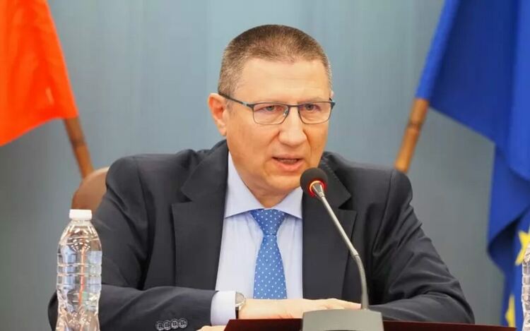 Новият спецпрокурор, който ще разследва главния, най-сетне е на работа