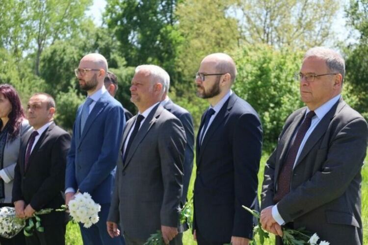 Министри почетоха паметта на жертвите на лагера „Белене“ по повод 77 години от създаването му
