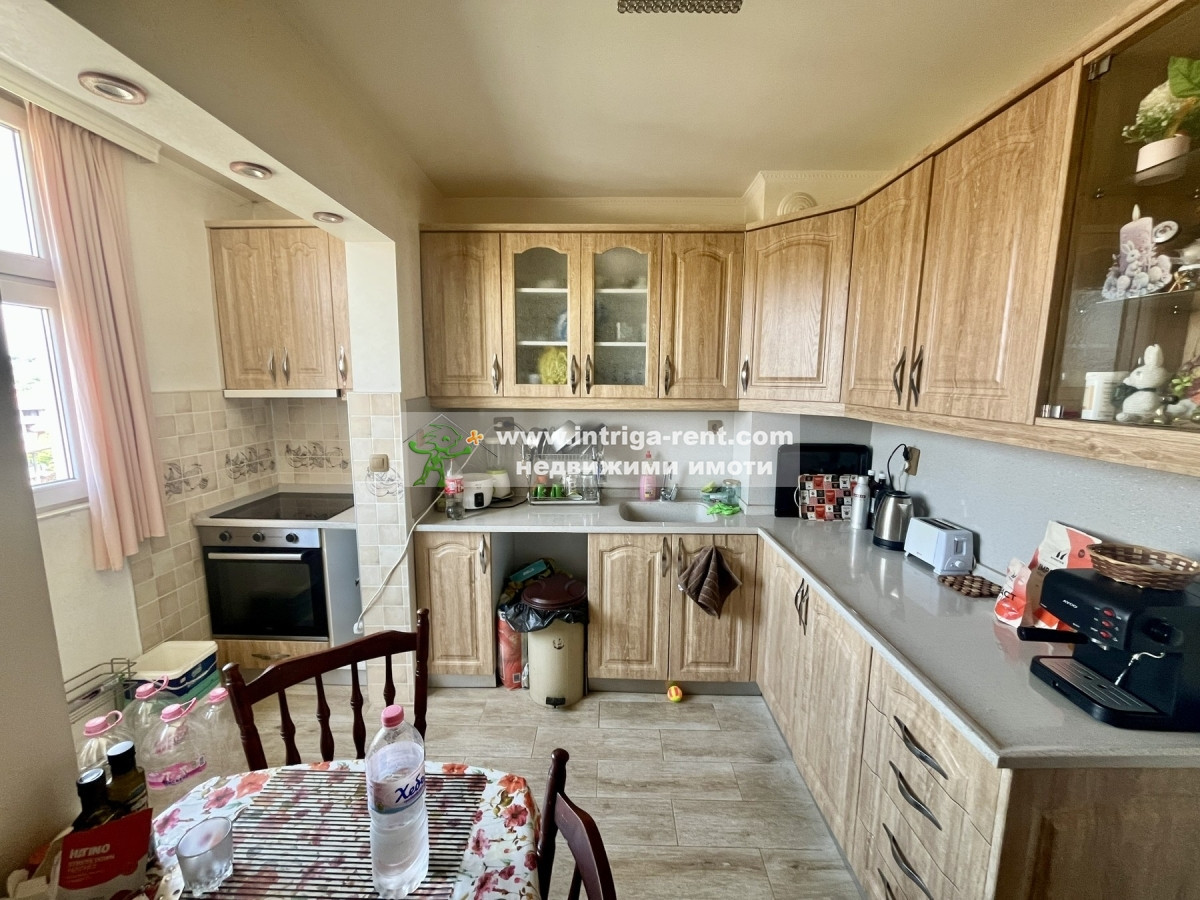 №4115 Двустаен, ремонтиран апартамент за продажба, в саниран блок, в кв. Бадема, Хасково.